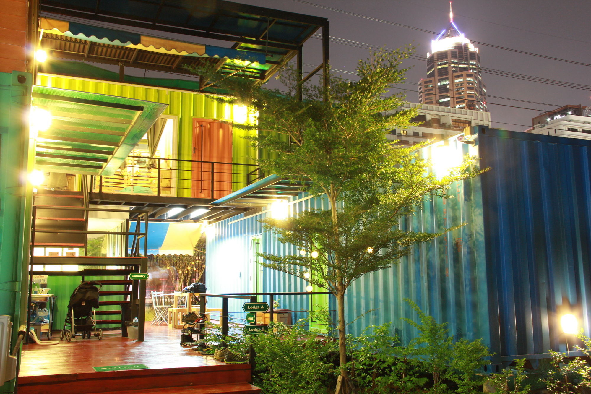 Wh Hostel Bangkok Exterior foto